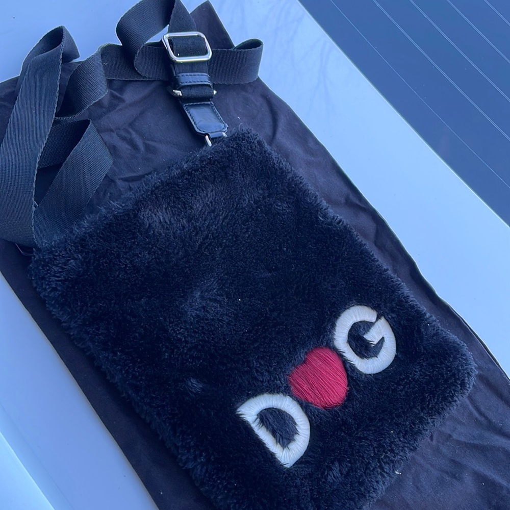 Black dolce & Gabbana cross body bag